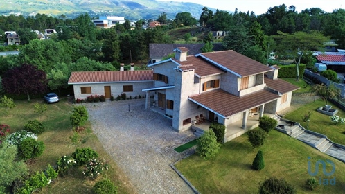 Maison T5 à Vila Real de 410,00 m²