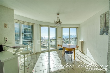 For Sale Apartment With Sea View, 3 Rooms, Les Presidents District, Les Sables D'olonne.