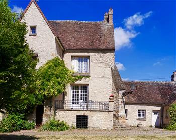 17Th century house for sale one hour from Paris