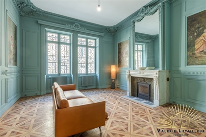 Maison d’exception 265 m2 située à deux pas du jardin public