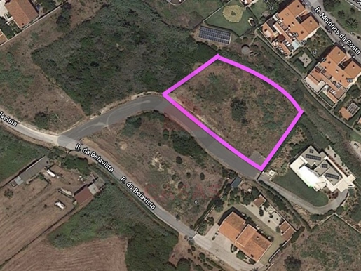 Land in Foz do Arelho with stunning lagoon and sea views