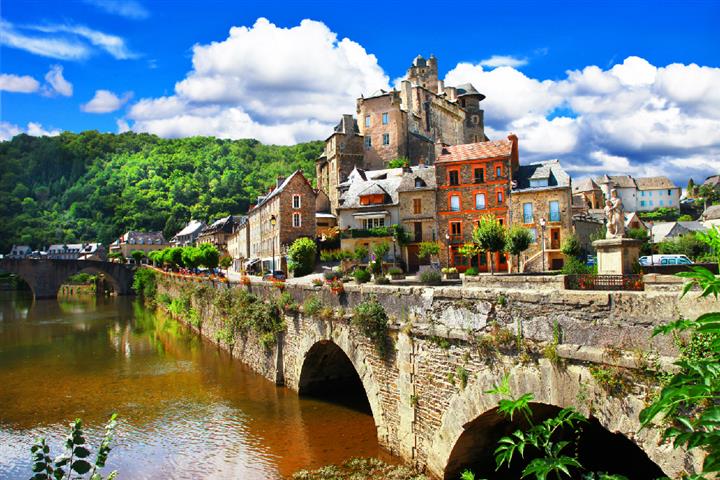 The village of Estaing, Aveyron